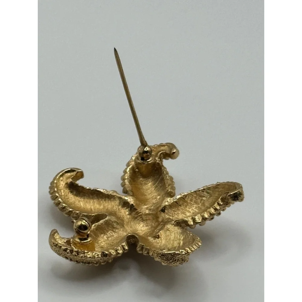 Vintage Monet Brooch Gold Tone Starfish Sea Life Beach Theme Pin
